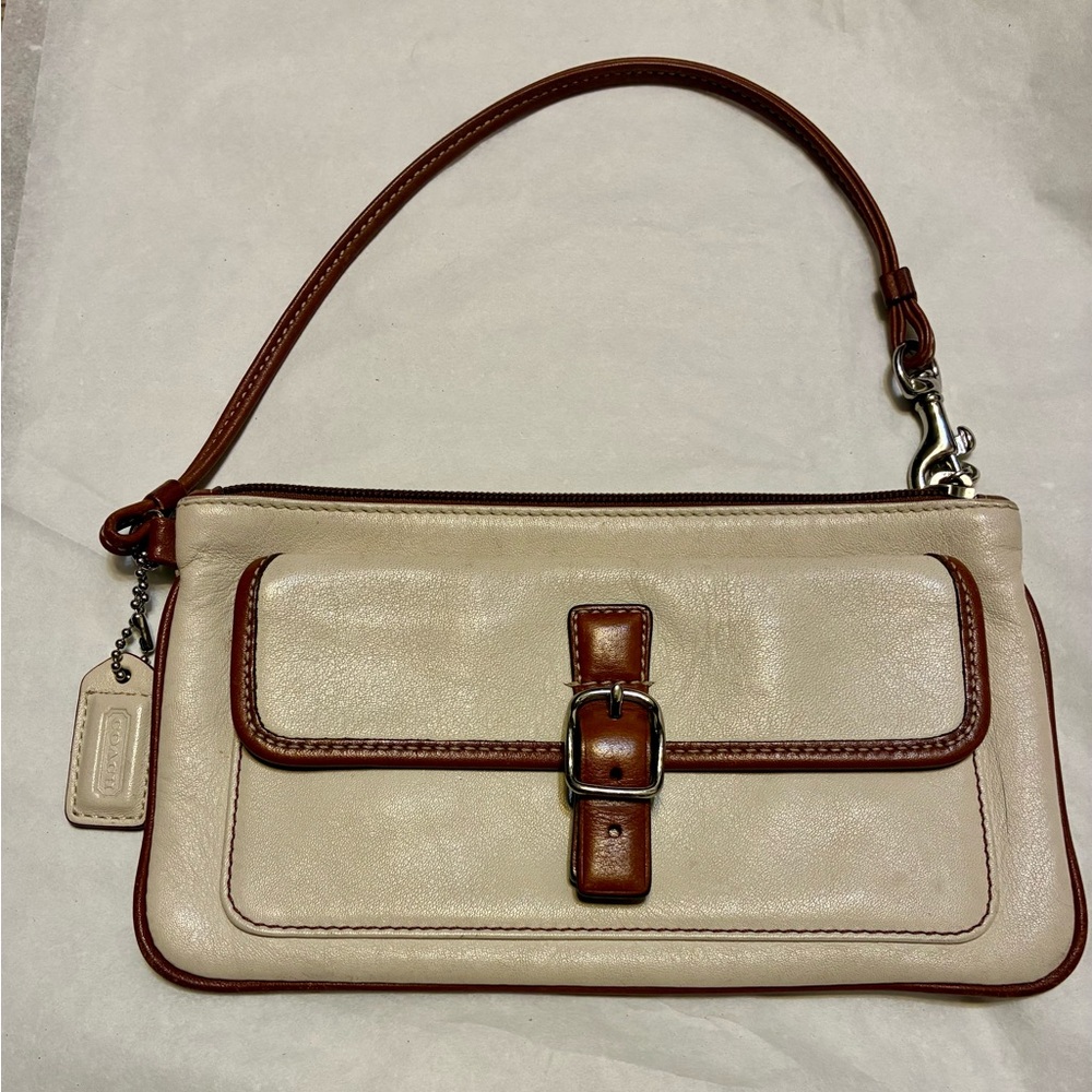 Vintage Coach Hampton Large Wristlet